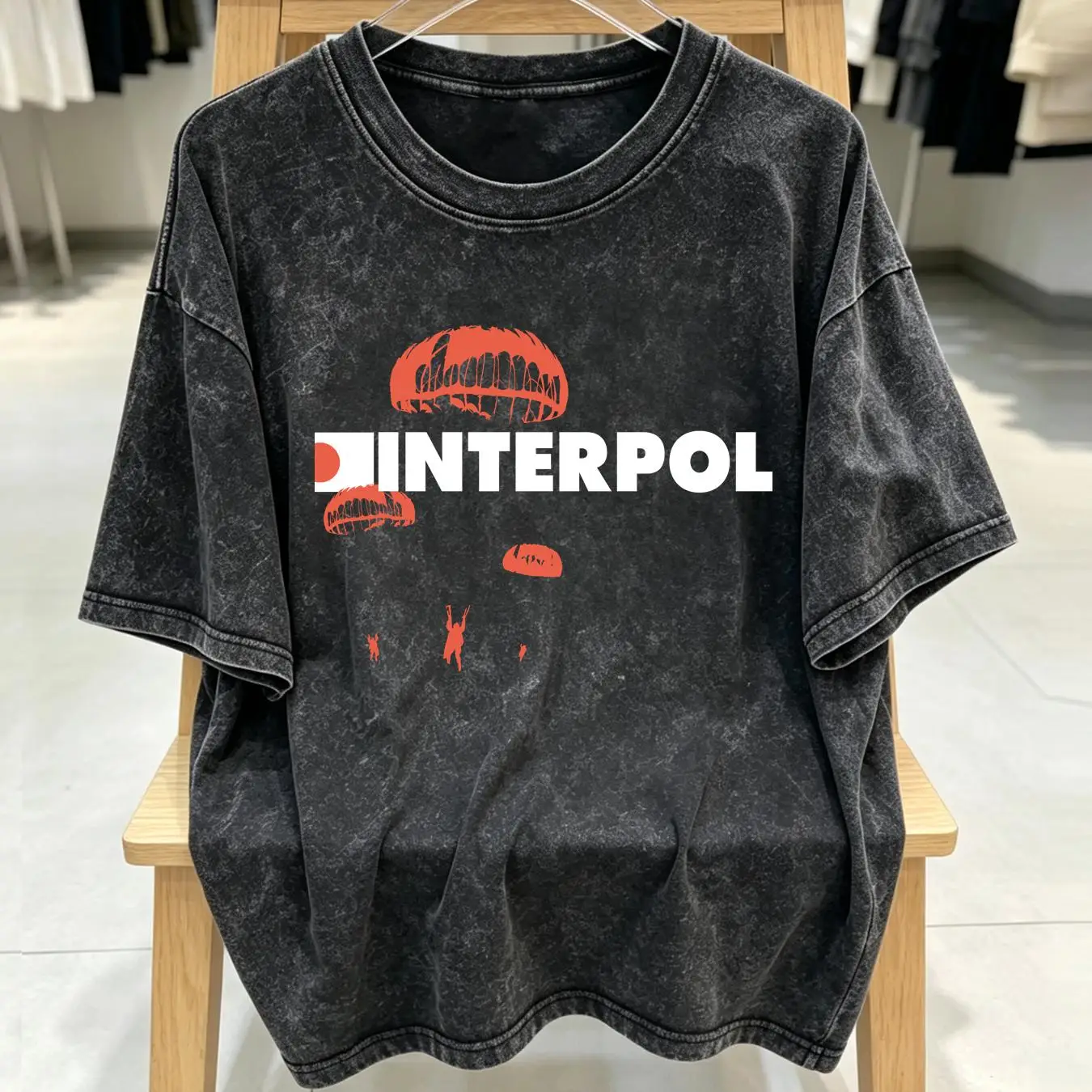 Gewaschenes T-Shirt Interpol B – Streetwear Brand Vintage Bewertung und Preis